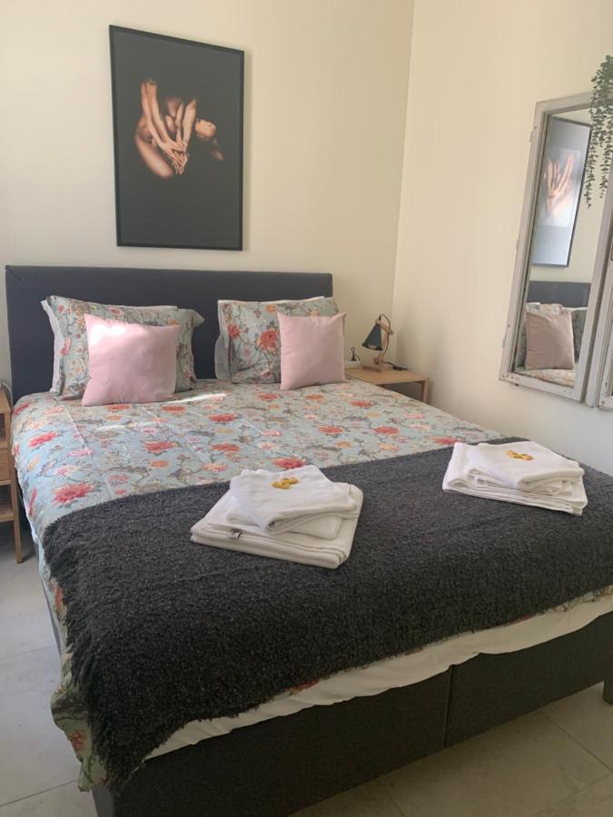 Sunlit Artist Studio Apartment Beograd Ngoại thất bức ảnh