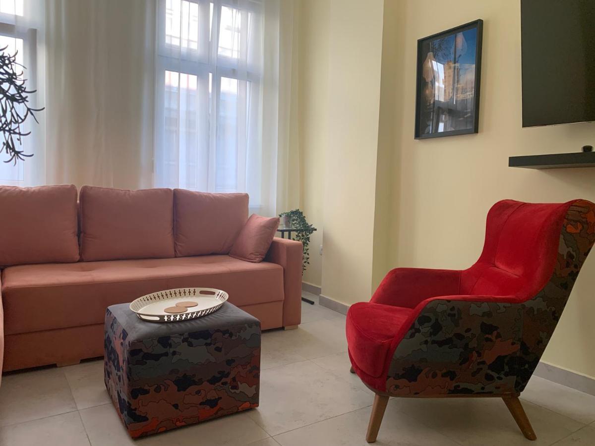 Sunlit Artist Studio Apartment Beograd Ngoại thất bức ảnh