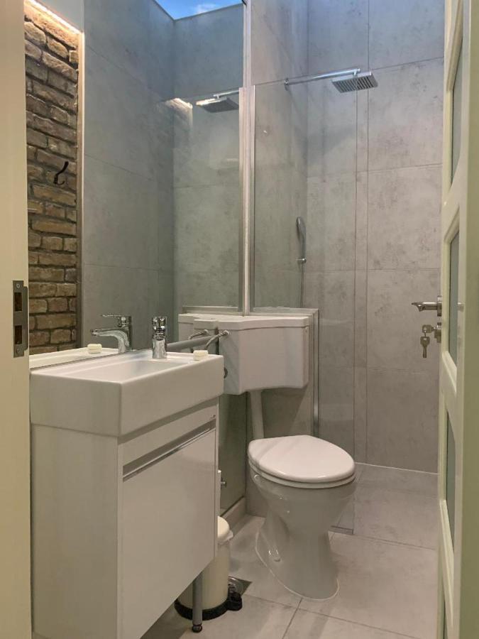 Sunlit Artist Studio Apartment Beograd Ngoại thất bức ảnh