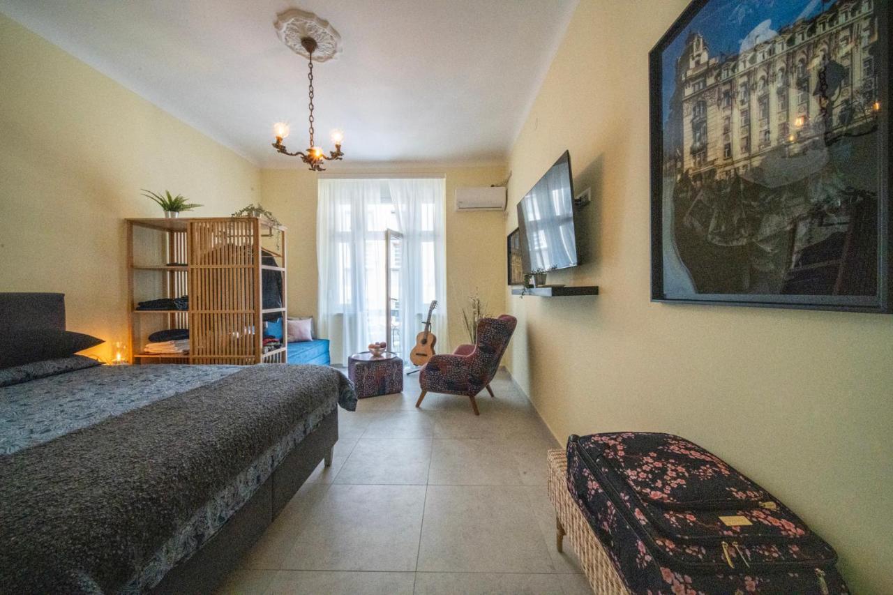 Sunlit Artist Studio Apartment Beograd Ngoại thất bức ảnh